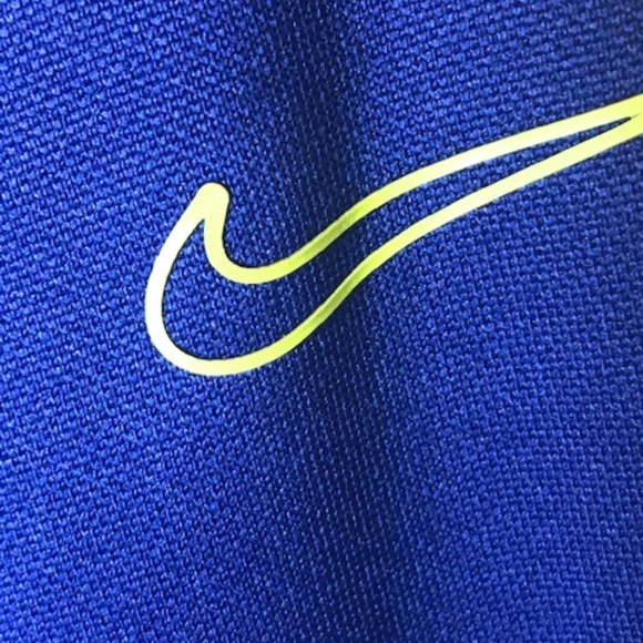 Boy's Nike Golf Pullover - Picture 2 of 5